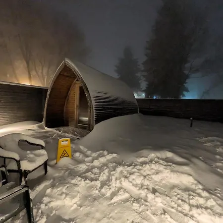 Blue Wellness Pools Saunas With Alpine View Balcony דירה