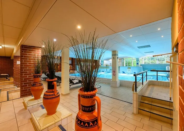Blue Wellness Pools Saunas With Alpine View Balcony *
