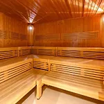 Blue Wellness Pools Saunas With Alpine View Balcony דירה *