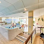 Blue Wellness Pools Saunas With Alpine View Balcony סנקט אנגלמר