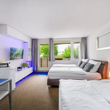 Blue Wellness Pools Saunas With Alpine View Balcony Apartment *