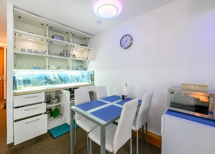 아파트 Blue Wellness Pools Saunas With Alpine View Balcony *